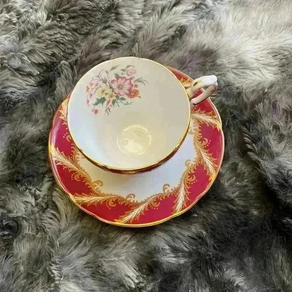Red Paragon Tea  Cup And Saucer, Maroon red with flowers - Picture 12 of 12